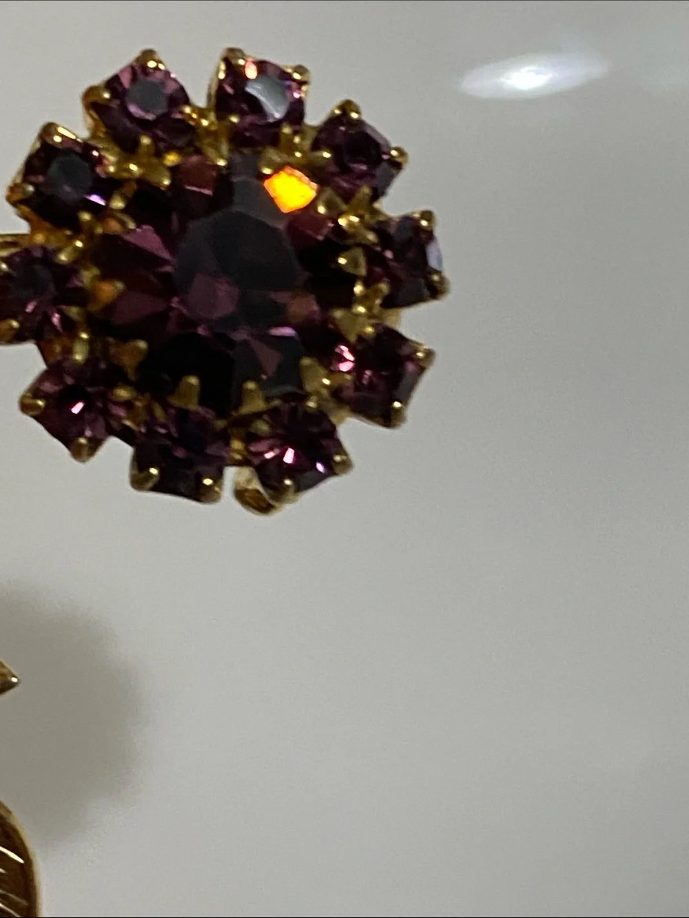VTG Gold-Tone Floral Brooch with Purple Rhinestones